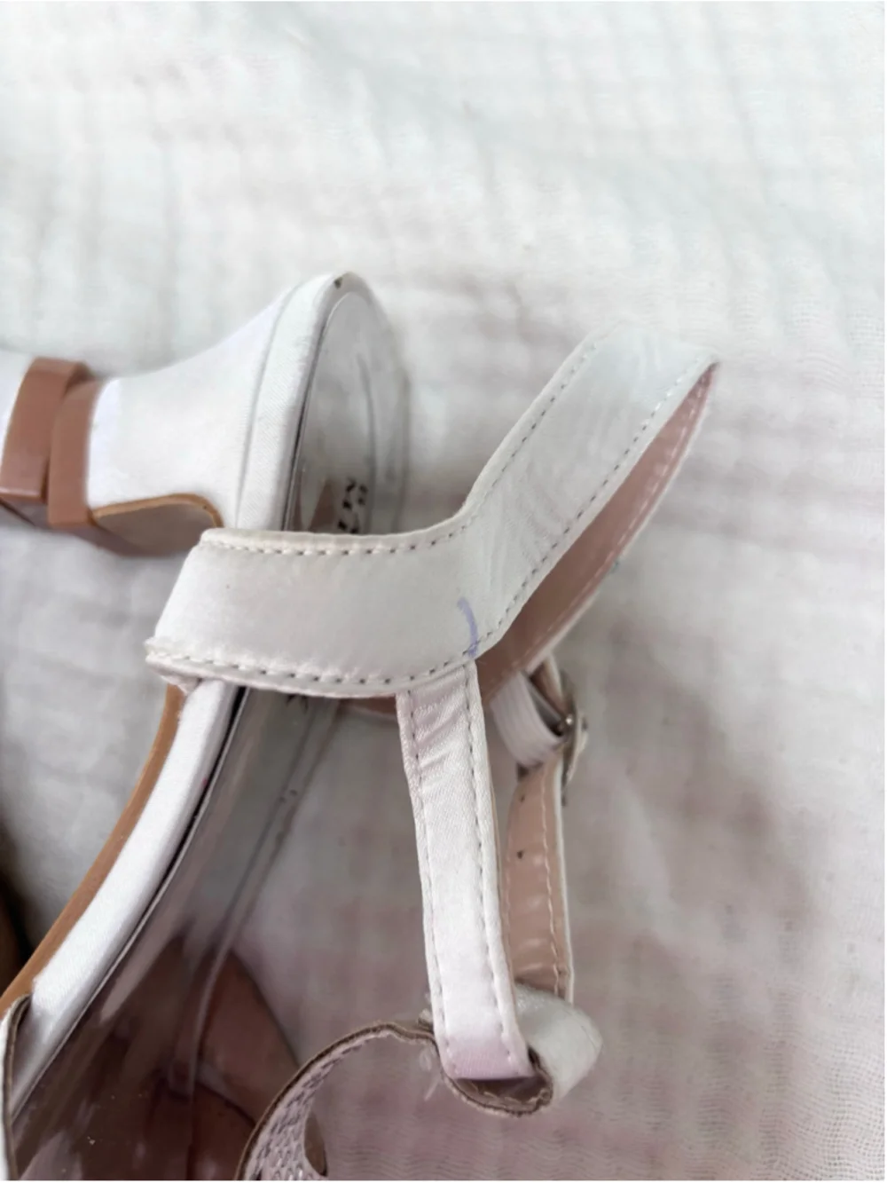 Girls Badgley Mischka Dress Shoes 1 (Little Girl) White Silver Rhinestone